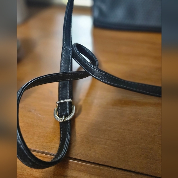 VINTAGE 1980'S LIZ CLAIBORNE  Leather Deep navy Crossbody Handbag - Picture 6 of 12